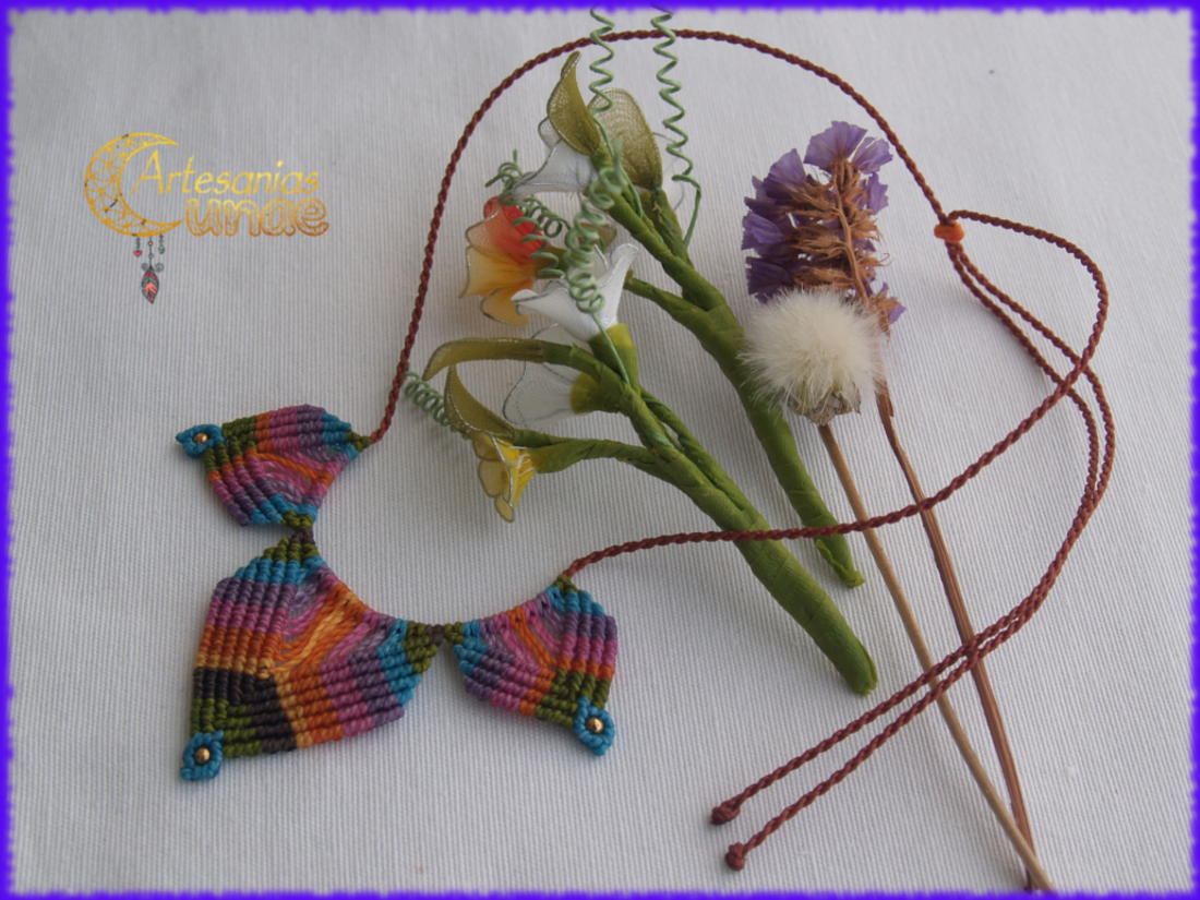 Collar "Garabatos de Colores".