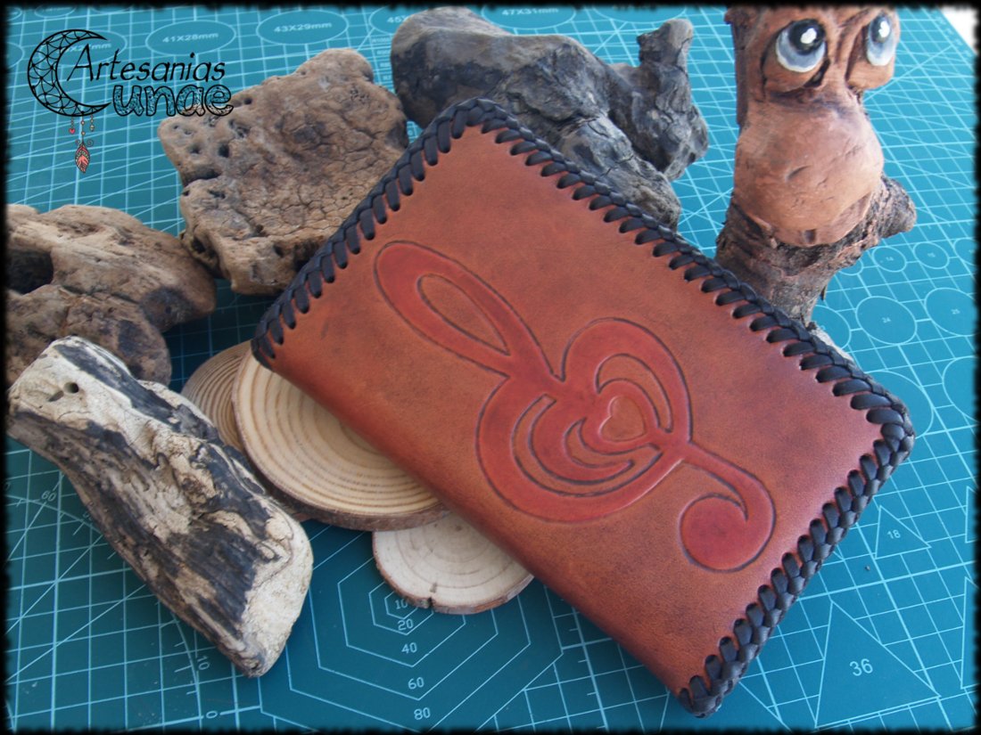 Funda bloc de notas "Sol y FA".